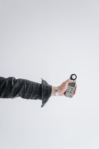 Handheld moisture detection meter